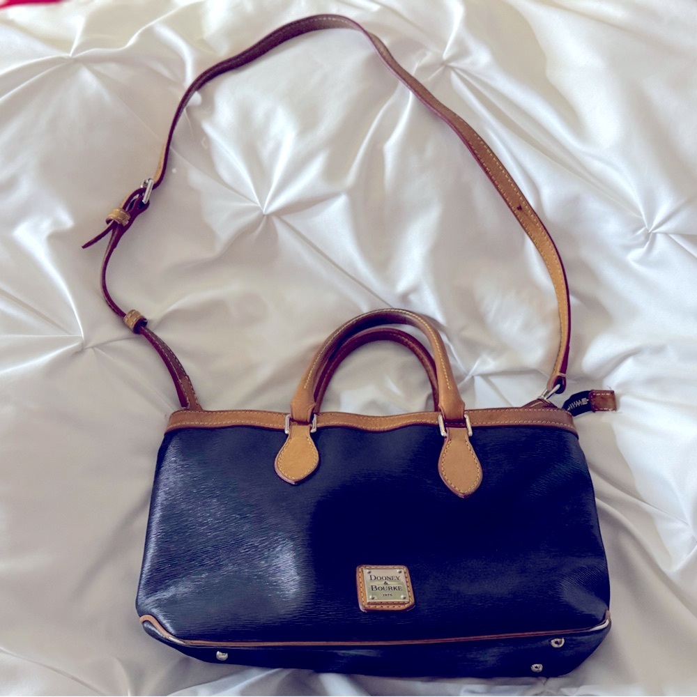Vintage Dooney & Bourke Black and Tan Bag